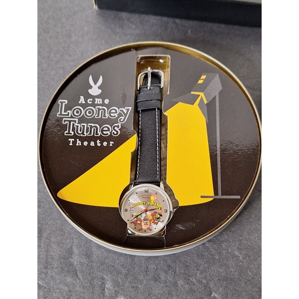 LOONEY TUNES Back in Action Bugs Bunny Watch w Band, New in Orig Box - Picture 3 of 12